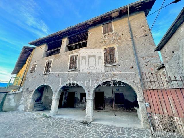 casa indipendente in vendita a Preseglie