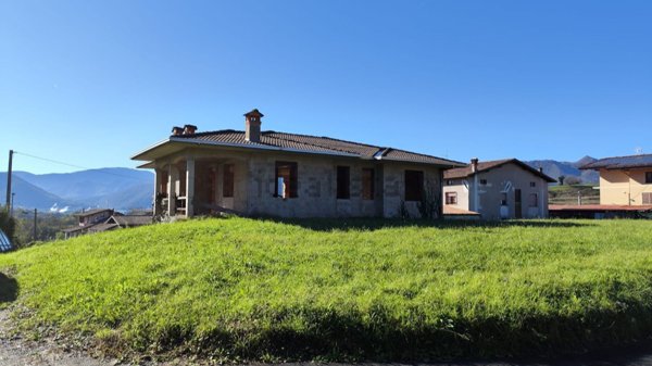 casa indipendente in vendita a Preseglie