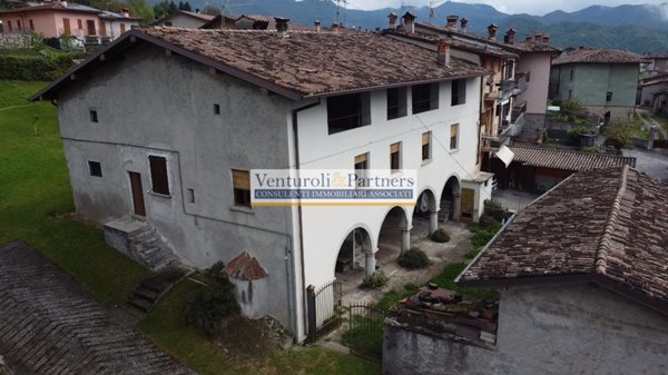 casa indipendente in vendita a Preseglie