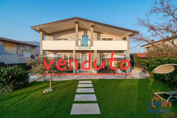 casa indipendente in vendita a Prevalle