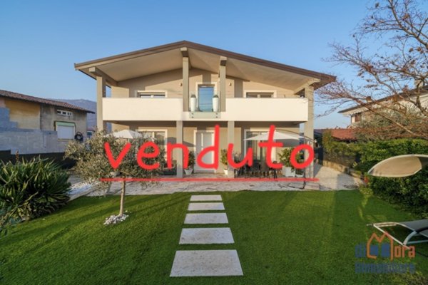 casa indipendente in vendita a Prevalle