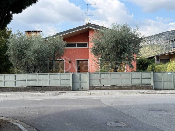 casa indipendente in vendita a Prevalle