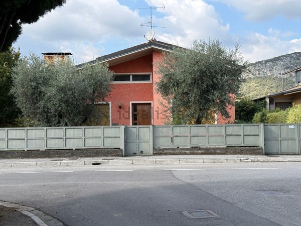 casa indipendente in vendita a Prevalle