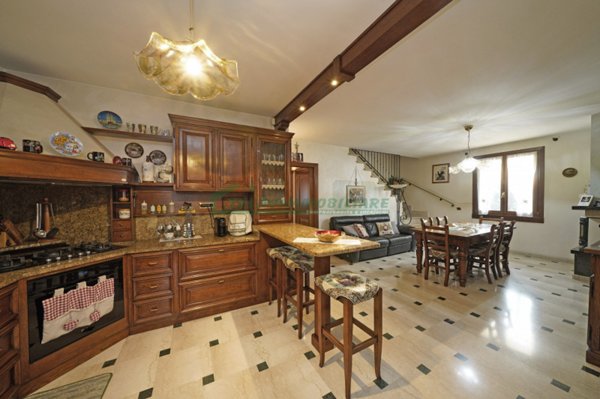 casa indipendente in vendita a Prevalle