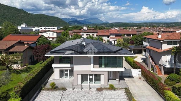 casa semindipendente in vendita a Prevalle