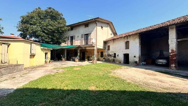 casale in vendita a Prevalle
