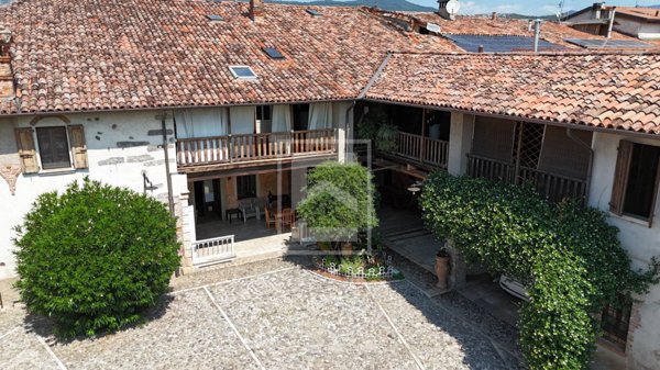 casa indipendente in vendita a Prevalle