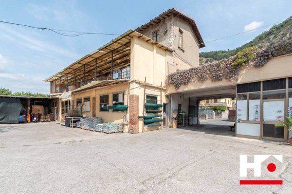 negozio in vendita a Provaglio d'Iseo