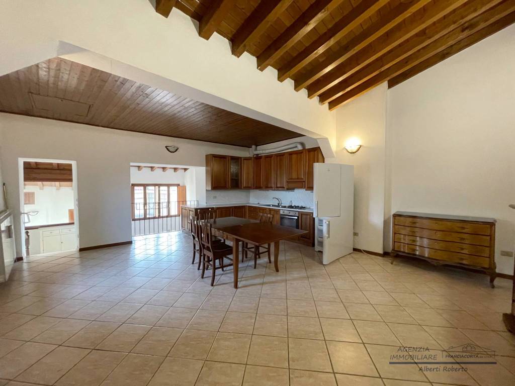 casa indipendente in vendita a Provaglio d'Iseo