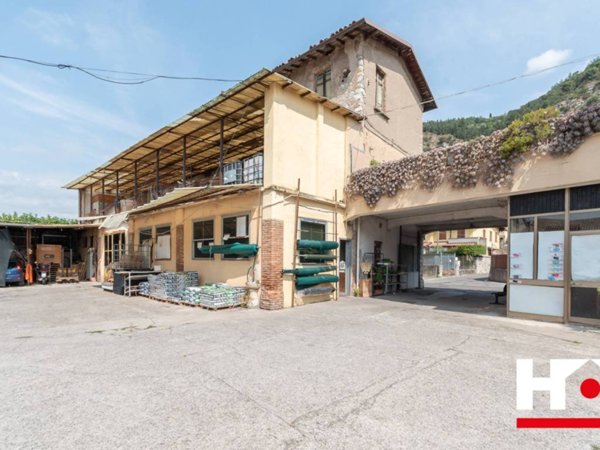 negozio in vendita a Provaglio d'Iseo