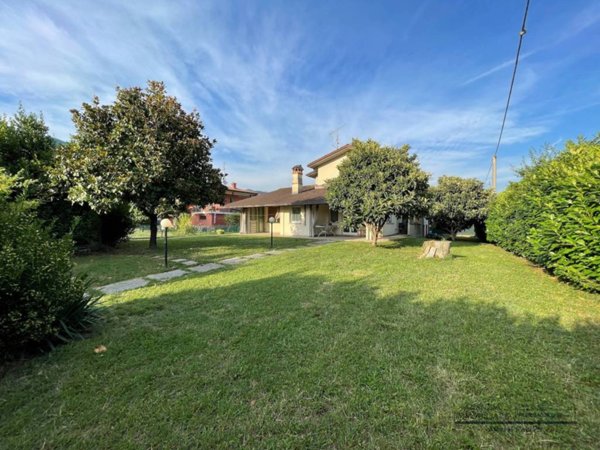 casa indipendente in vendita a Provaglio d'Iseo