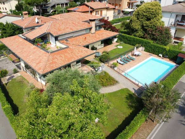 casa indipendente in vendita a Provaglio d'Iseo in zona Provezze