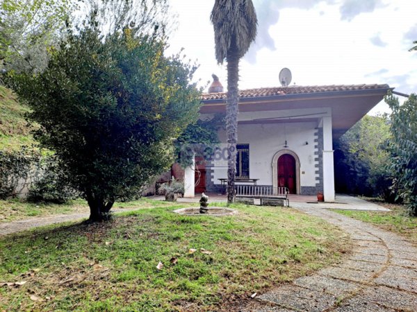 casa indipendente in vendita a Provaglio d'Iseo in zona Provezze