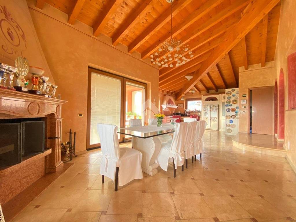 casa indipendente in vendita a Provaglio d'Iseo in zona Provezze