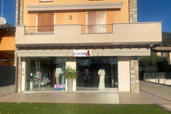 locale commerciale in vendita a Provaglio d'Iseo