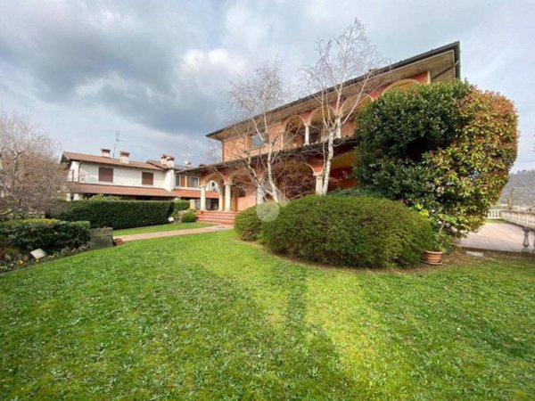 casa indipendente in vendita a Provaglio d'Iseo in zona Provezze