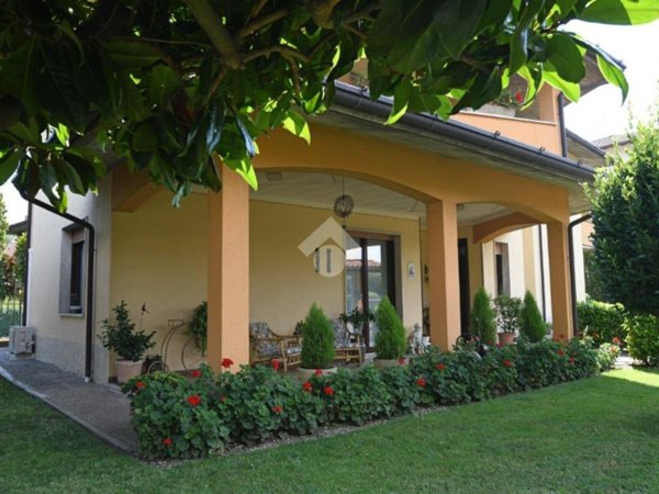 casa indipendente in vendita a Provaglio d'Iseo