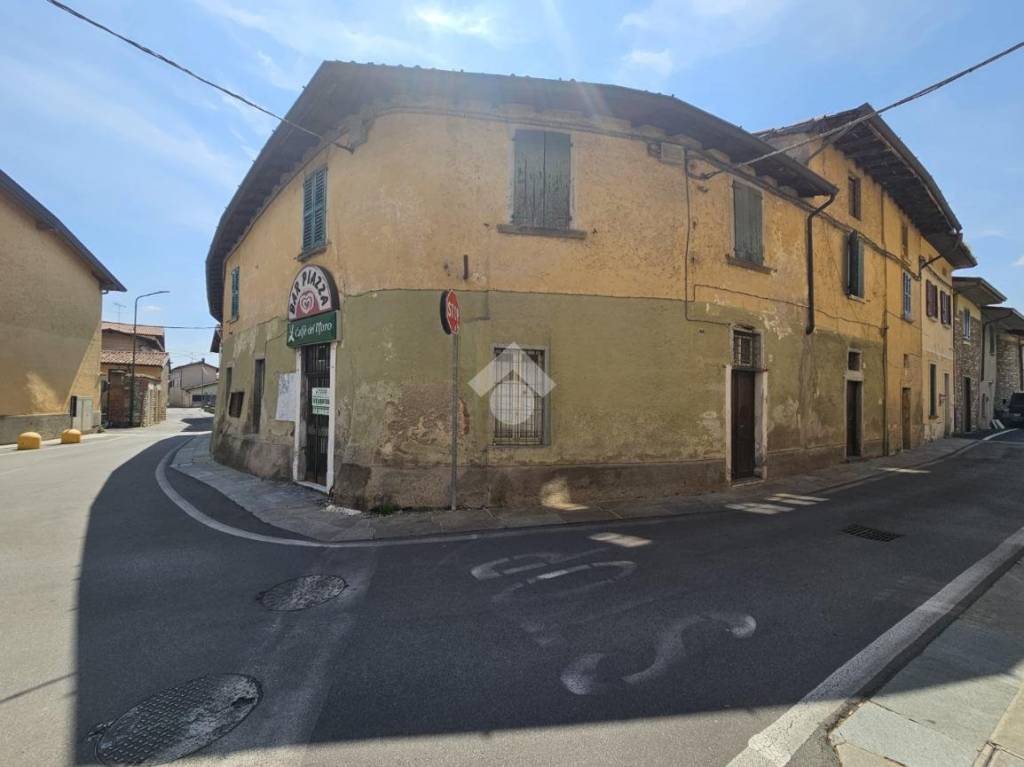 casa indipendente in vendita a Provaglio d'Iseo