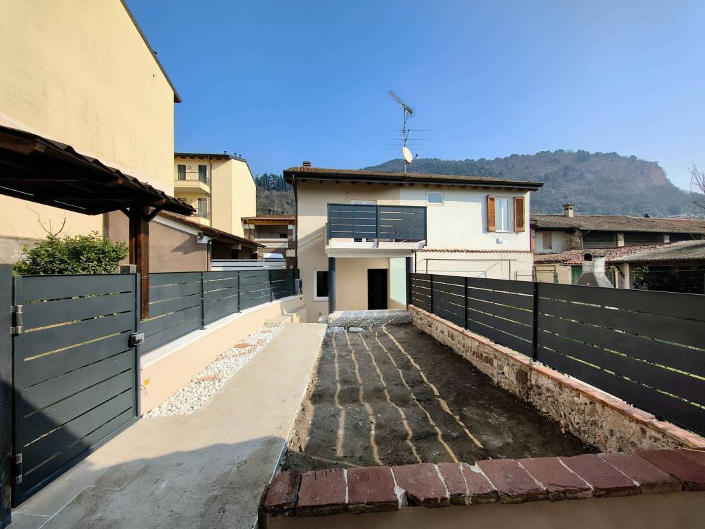 casa indipendente in vendita a Provaglio d'Iseo