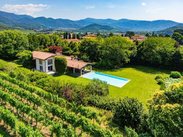 casa indipendente in vendita a Provaglio d'Iseo