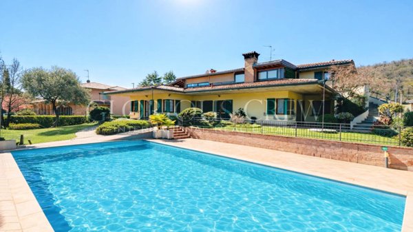 casa indipendente in vendita a Provaglio d'Iseo