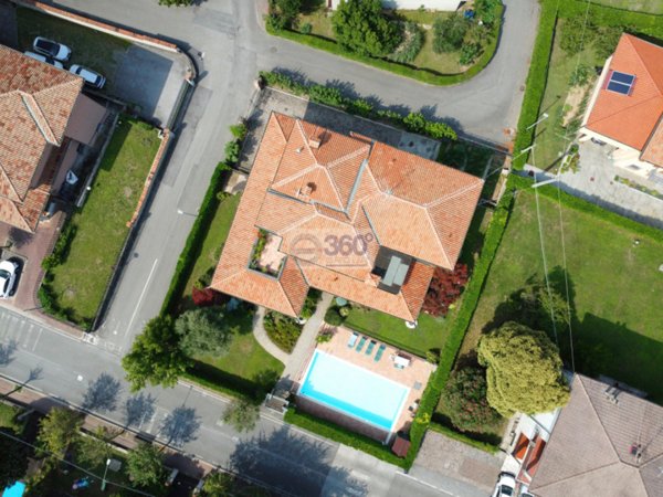 casa indipendente in vendita a Provaglio d'Iseo in zona Provezze