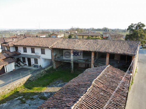 casale in vendita a Provaglio d'Iseo in zona Fantecolo