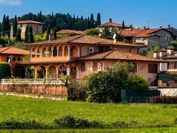 casa indipendente in vendita a Provaglio d'Iseo in zona Provezze