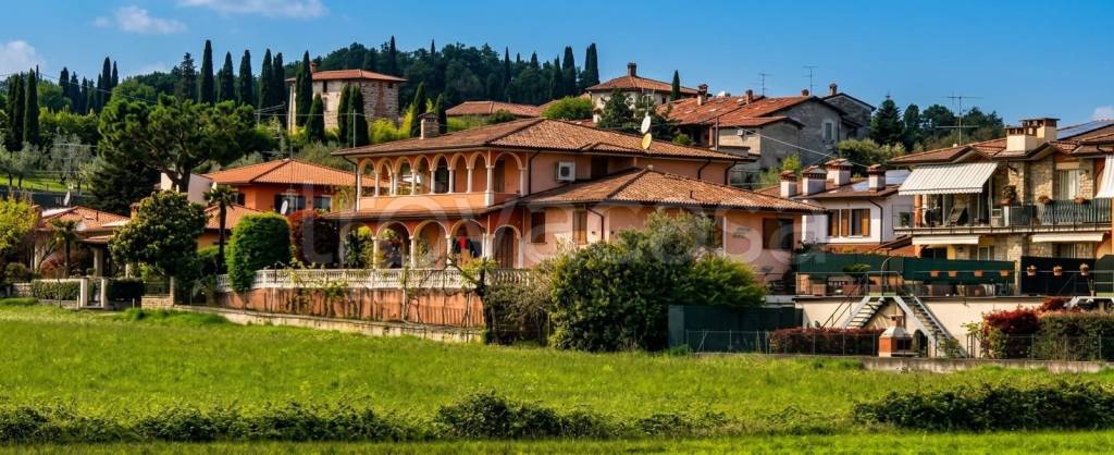 casa indipendente in vendita a Provaglio d'Iseo in zona Provezze