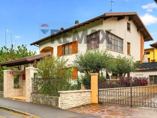 casa indipendente in vendita a Provaglio d'Iseo in zona Provezze