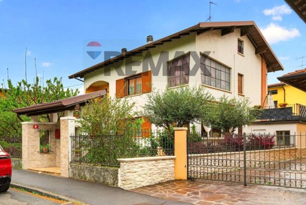 casa indipendente in vendita a Provaglio d'Iseo in zona Provezze