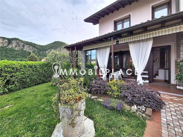 casa indipendente in vendita a Provaglio d'Iseo