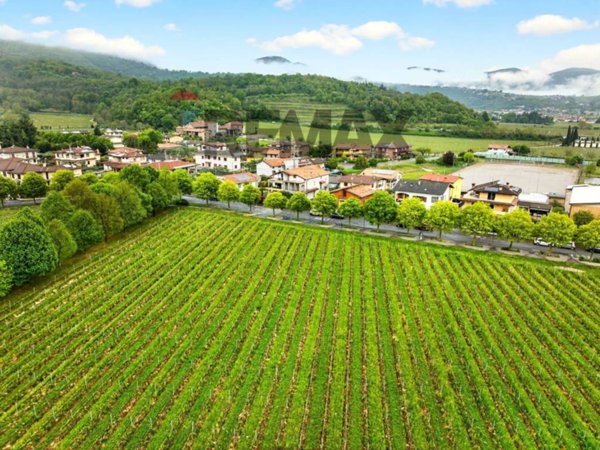 appartamento in vendita a Provaglio d'Iseo in zona Provezze