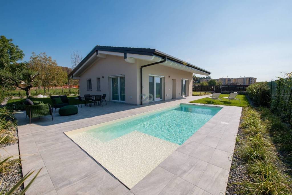 casa indipendente in vendita a Puegnago del Garda