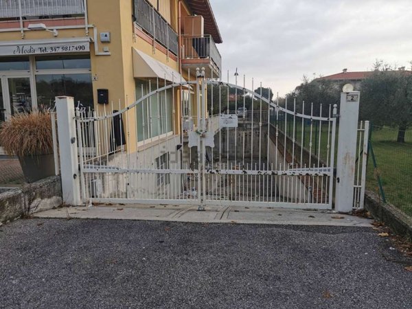 locale di sgombero in vendita a Puegnago del Garda