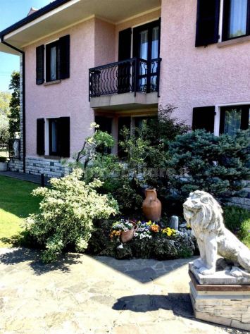casa indipendente in vendita a Puegnago del Garda