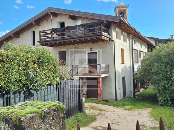 casa indipendente in vendita a Puegnago del Garda