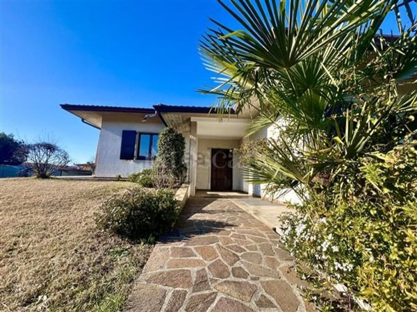 casa indipendente in vendita a Puegnago del Garda