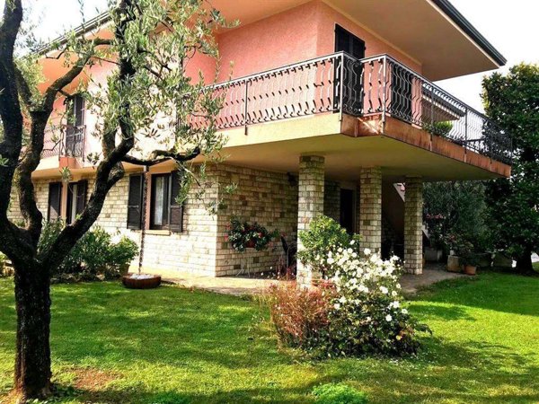 casa indipendente in vendita a Puegnago del Garda