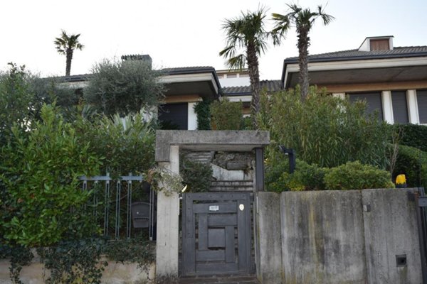 casa indipendente in vendita a Puegnago del Garda