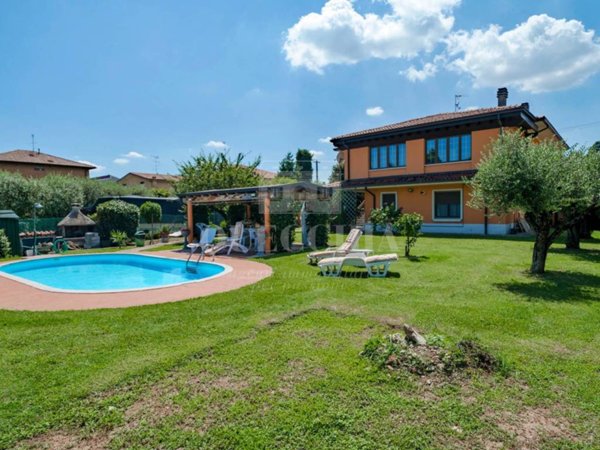 casa indipendente in vendita a Puegnago del Garda
