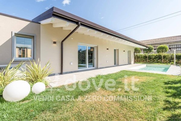 casa indipendente in vendita a Puegnago del Garda