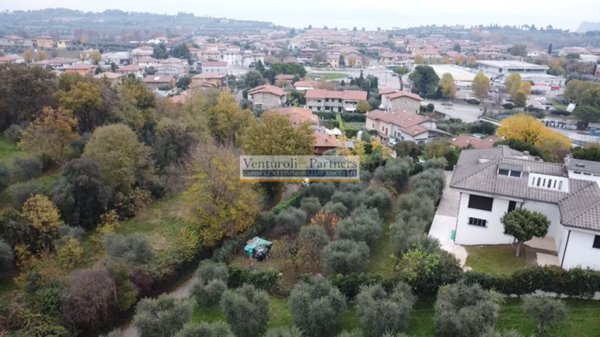 casa indipendente in vendita a Puegnago del Garda