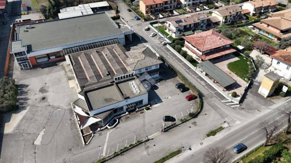 negozio in vendita a Puegnago del Garda
