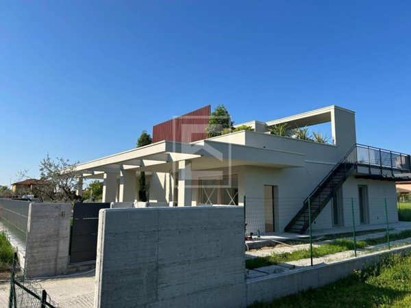 casa indipendente in vendita a Puegnago del Garda