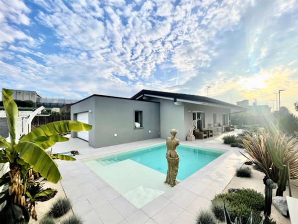 casa indipendente in vendita a Puegnago del Garda