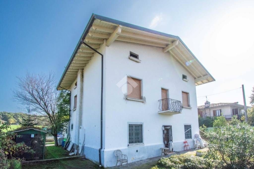 casa indipendente in vendita a Puegnago del Garda