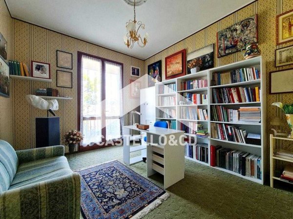 casa indipendente in vendita a Puegnago del Garda