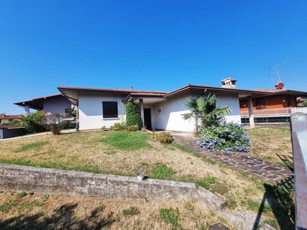 casa indipendente in vendita a Puegnago del Garda