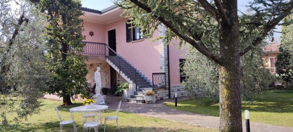 casa indipendente in vendita a Puegnago del Garda